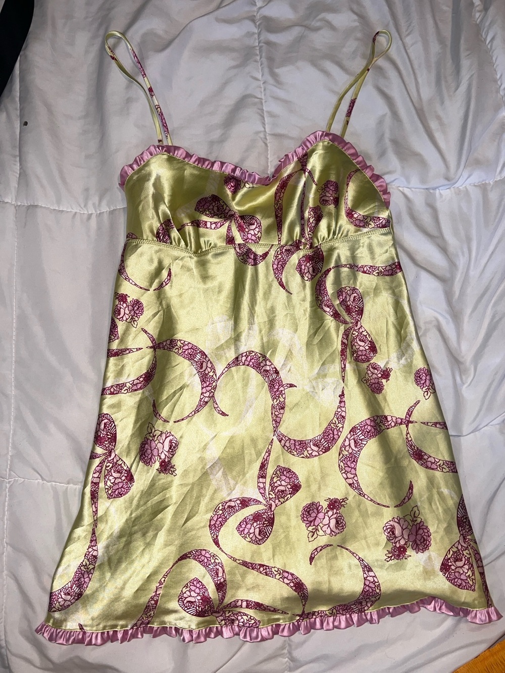 Victoria’s secret Angels Silky Yellow & Pink Satin Chemise Nightdress